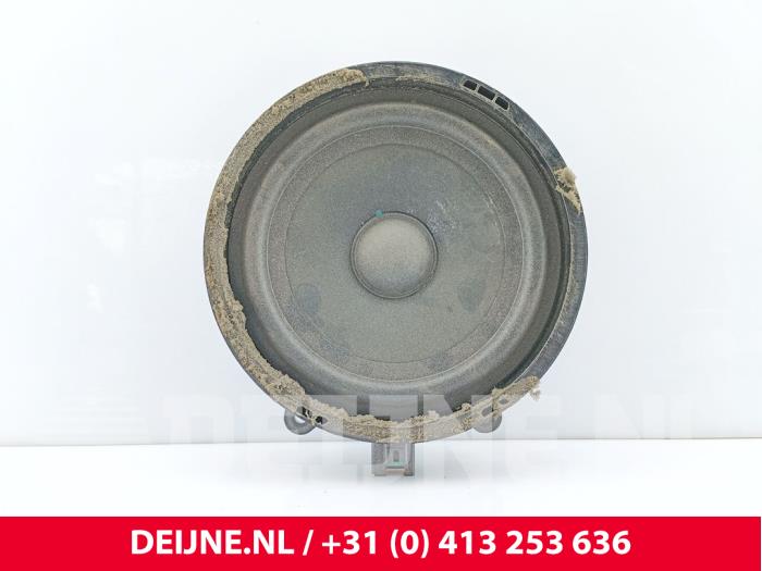 Używane Glosnik Lynk &amp; Co 01 1.5 PHEV Cena € 12,10 Z VAT oferowane przez van Deijne Onderdelen Uden B.V.
