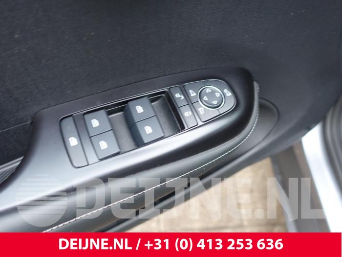 Usados Interruptor de ventanilla eléctrica BYD Dolphin 60,4 kWh Precio de solicitud ofrecido por van Deijne Onderdelen Uden B.V.