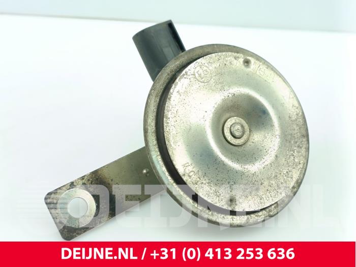 Używane Klakson Mercedes Vito Cena € 12,10 Z VAT oferowane przez van Deijne Onderdelen Uden B.V.