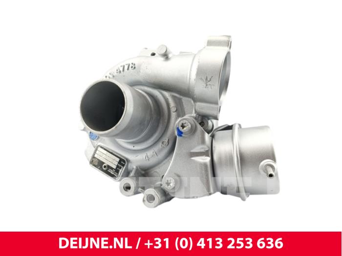 Używane Turbo Opel Vivaro 1.6 CDTI 90 Cena € 544,50 Z VAT oferowane przez van Deijne Onderdelen Uden B.V.