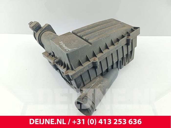 Begagnade Luftfilterhus Volkswagen Caddy III (2KA,2KH,2CA,2CH) 1.6 TDI 16V Pris € 30,25 Inklusive moms erbjuds av van Deijne Onderdelen Uden B.V.