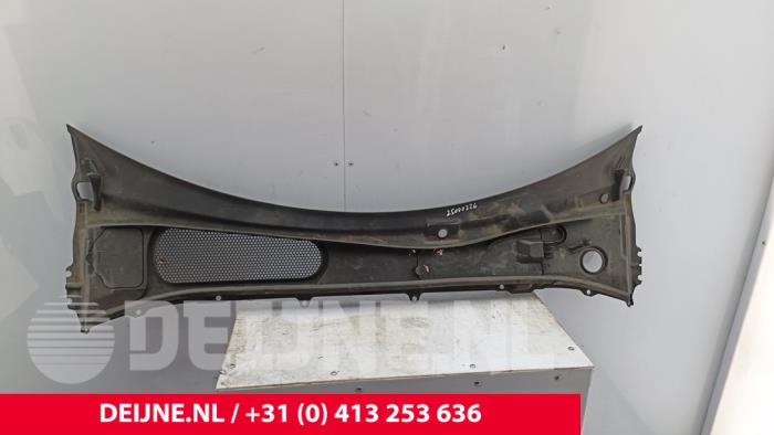 Używane Parawan Volvo V60 II (ZW) 2.0 D4 16V Cena € 35,00 Procedura marży oferowane przez van Deijne Onderdelen Uden B.V.