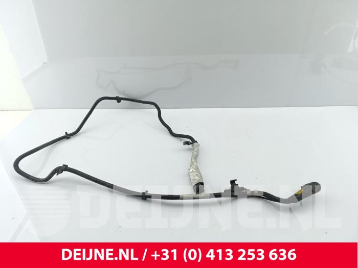 Używane Przewód AdBlue Mercedes Sprinter 3t (910.6) 211 CDI 2.1 D FWD Cena € 108,90 Z VAT oferowane przez van Deijne Onderdelen Uden B.V.