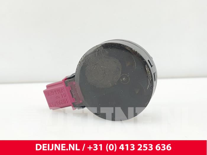 Begagnade Regnsensor Lynk &amp; Co 01 1.5 PHEV Pris € 54,45 Inklusive moms erbjuds av van Deijne Onderdelen Uden B.V.