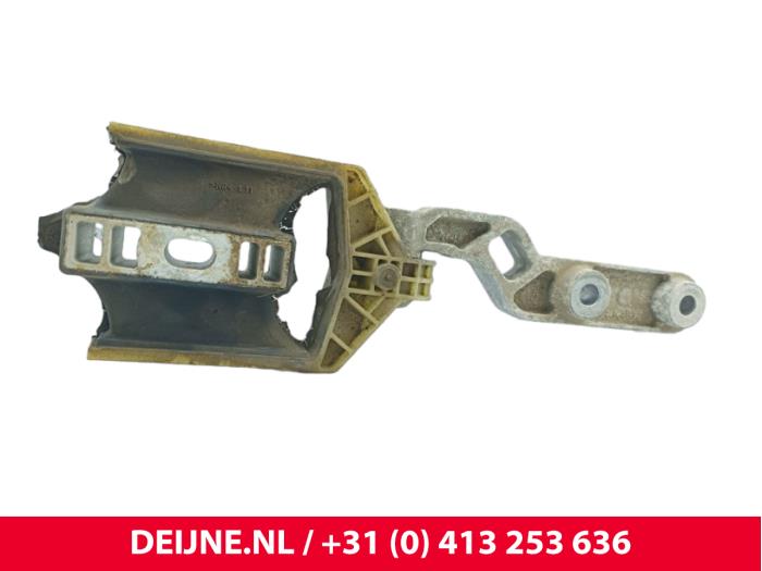 Used Engine mount Volvo V60 II (ZW) 2.0 B4 16V Mild Hybrid Price € 30,00 Margin scheme offered by van Deijne Onderdelen Uden B.V.