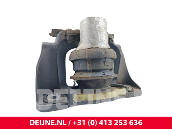 Used Engine mount Volvo V60 II (ZW) 2.0 B4 16V Mild Hybrid Price € 40,00 Margin scheme offered by van Deijne Onderdelen Uden B.V.