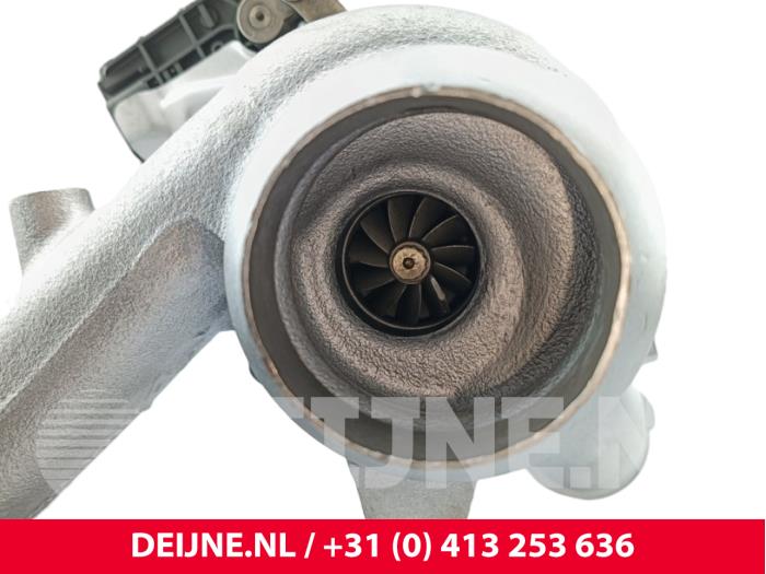 Używane Turbo Renault Trafic (1FL/2FL/3FL/4FL) 2.0 dCi 16V 170 Cena € 1.058,75 Z VAT oferowane przez van Deijne Onderdelen Uden B.V.