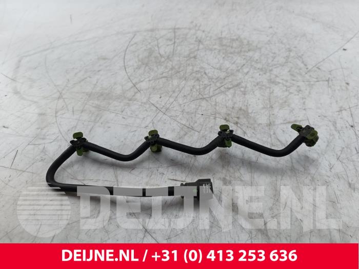 Used Fuel return line Volvo V40 (MV) 1.6 D2 Price € 30,00 Margin scheme offered by van Deijne Onderdelen Uden B.V.