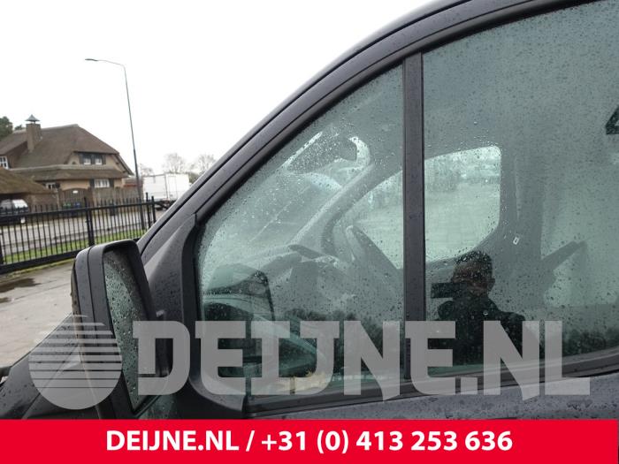 Usados Ventanilla triangular izquierda delante Ford Transit Custom 2.2 TDCi 16V Precio € 54,45 IVA incluido ofrecido por van Deijne Onderdelen Uden B.V.