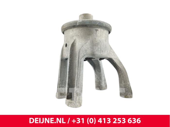 Used Engine mount Volkswagen Transporter T5 2.0 TDI DRF Price € 24,20 Inclusive VAT offered by van Deijne Onderdelen Uden B.V.