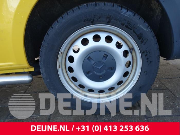 Używane Obrecz Mercedes eVito (447.6) 41/60/66 kWh Cena € 121,00 Z VAT oferowane przez van Deijne Onderdelen Uden B.V.