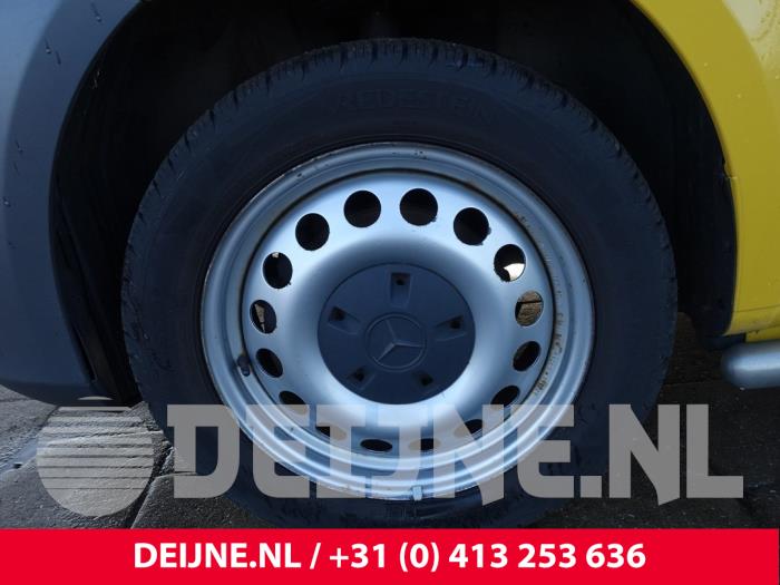 Używane Obrecz Mercedes eVito (447.6) 41/60/66 kWh Cena € 121,00 Z VAT oferowane przez van Deijne Onderdelen Uden B.V.