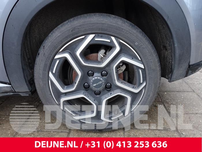 Używane Obrecz BYD Dolphin 60,4 kWh Cena € 302,50 Z VAT oferowane przez van Deijne Onderdelen Uden B.V.