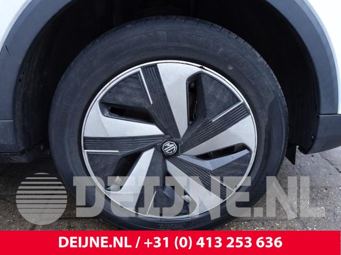 Używane Obrecz MG ZS EV Long Range 70 kWh Cena € 302,50 Z VAT oferowane przez van Deijne Onderdelen Uden B.V.