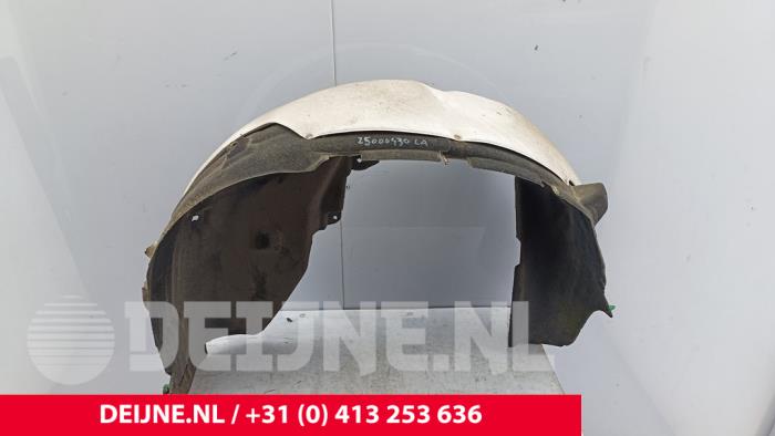 Używane Nadkole Volvo EX30 Single Motor Cena € 151,25 Z VAT oferowane przez van Deijne Onderdelen Uden B.V.