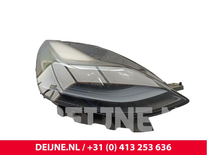 Używane Reflektor prawy Tesla Model Y (5YJY) RWD Cena € 816,75 Z VAT oferowane przez van Deijne Onderdelen Uden B.V.