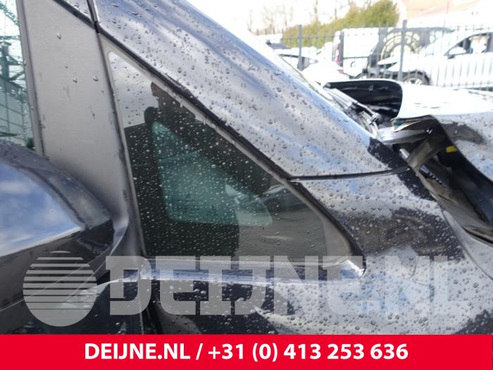 Usados Ventanilla triangular derecha delante Mercedes Vito (447.6) 1.6 111 CDI 16V Precio € 36,30 IVA incluido ofrecido por van Deijne Onderdelen Uden B.V.