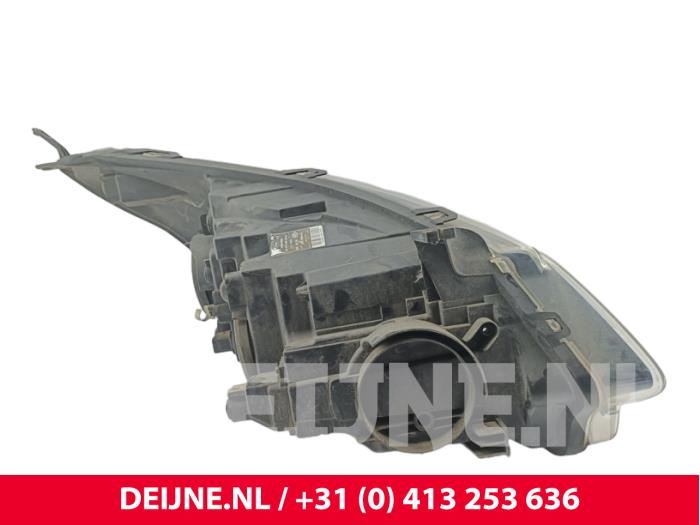 Używane Reflektor lewy Ford Transit Custom 2.2 TDCi 16V Cena € 121,00 Z VAT oferowane przez van Deijne Onderdelen Uden B.V.