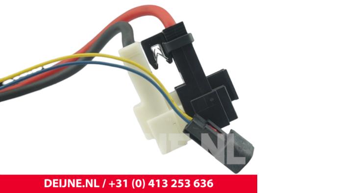 Używane Element grzewczy Volvo V40 (MV) 1.6 D2 Cena € 30,00 Procedura marży oferowane przez van Deijne Onderdelen Uden B.V.