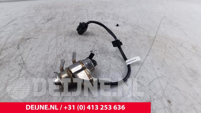 Używane Wtryskiwacz AdBlue Volkswagen Transporter T6 2.0 TDI Cena € 66,55 Z VAT oferowane przez van Deijne Onderdelen Uden B.V.
