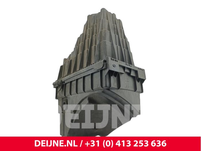 Gebrauchte Luftfiltergehäuse Volkswagen Transporter T5 2.5 TDi Preis € 9,99 Mit Mehrwertsteuer angeboten von van Deijne Onderdelen Uden B.V.