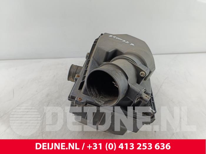Begagnade Luftfilterhus Opel Movano 2.3 CDTi 16V FWD Pris € 42,35 Inklusive moms erbjuds av van Deijne Onderdelen Uden B.V.