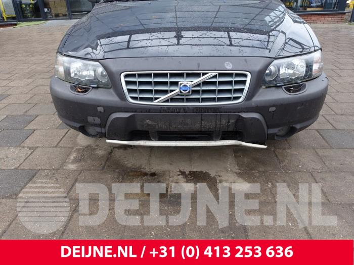 Używane Grill Volvo XC70 (SZ) XC70 2.5 T 20V Cena € 75,00 Procedura marży oferowane przez van Deijne Onderdelen Uden B.V.