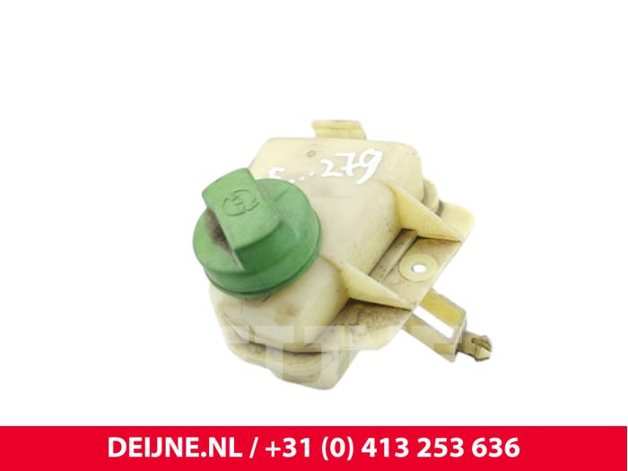 Begagnade Styrservotank Volkswagen Transporter T5 2.0 TDI DRF Pris € 12,10 Inklusive moms erbjuds av van Deijne Onderdelen Uden B.V.