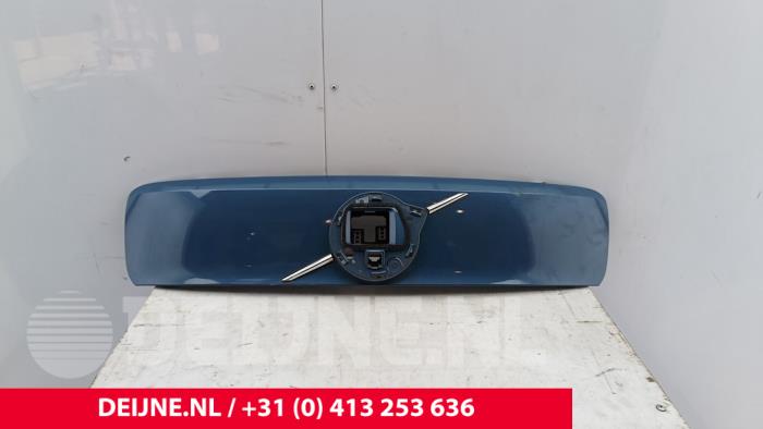 Używane Grill Volvo XC40 (XZ) Recharge Cena € 250,00 Procedura marży oferowane przez van Deijne Onderdelen Uden B.V.