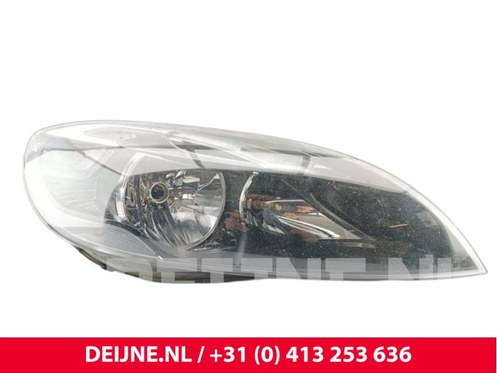 Używane Reflektor prawy Volvo V40 (MV) 1.6 D2 Cena € 300,00 Procedura marży oferowane przez van Deijne Onderdelen Uden B.V.