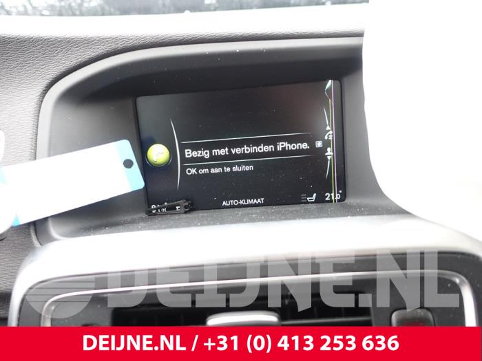 Begagnade Innerdisplay Volvo V60 I (FW/GW) 1.6 T3 16V Pris på förfrågan erbjuds av van Deijne Onderdelen Uden B.V.