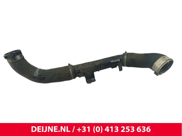 Gebrauchte Intercooler Rohr Volvo V40 (MV) 2.0 D2 16V Preis € 50,00 Margenregelung angeboten von van Deijne Onderdelen Uden B.V.