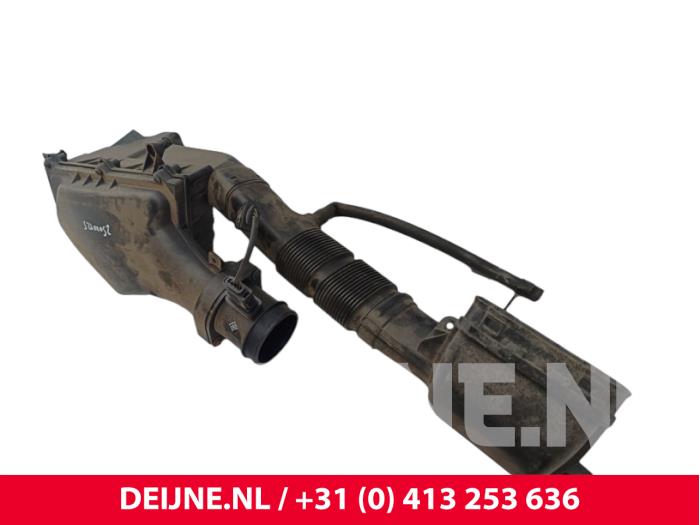 Begagnade Luftfilterhus Volvo C70 (MC) 2.4 D5 20V Autom. Pris € 40,00 Marginaltabell erbjuds av van Deijne Onderdelen Uden B.V.