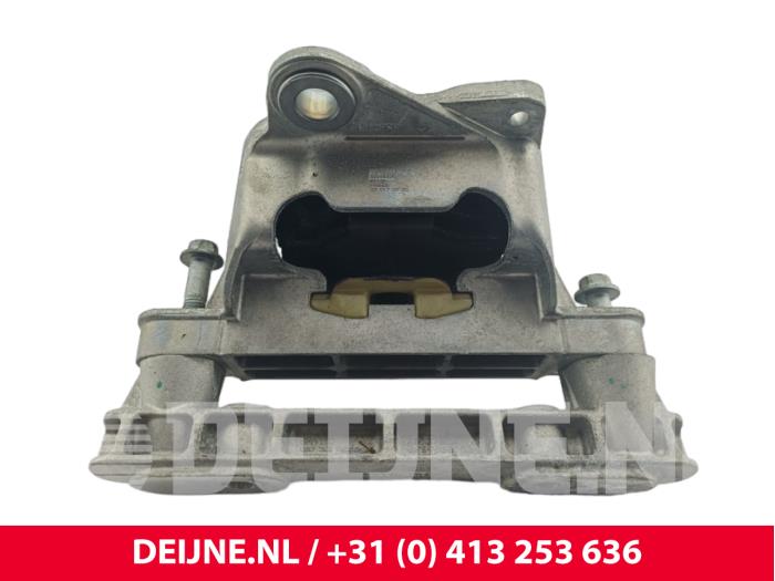 Used Engine mount Volvo XC40 (XZ) 1.5 T5 Plug-in Hybrid 16V Price € 70,00 Margin scheme offered by van Deijne Onderdelen Uden B.V.