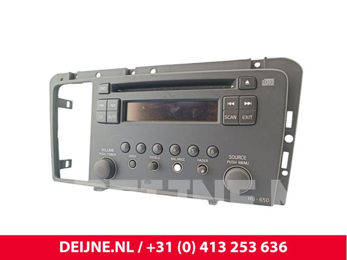 Używane Radio Volvo S60 I (RS/HV) 2.4 20V 140 Cena € 225,00 Procedura marży oferowane przez van Deijne Onderdelen Uden B.V.