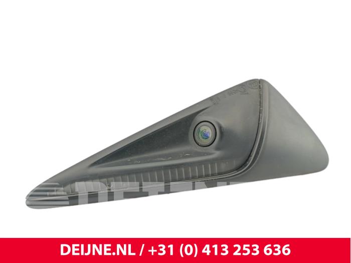 Używane Kamera 360 stopni Tesla Model Y (5YJY) RWD Cena € 90,75 Z VAT oferowane przez van Deijne Onderdelen Uden B.V.