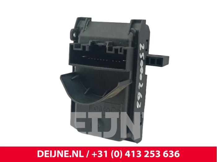 Używane Modul gateway Ford Transit Custom 2.0 TDCi 16V Eco Blue 130 Cena € 24,20 Z VAT oferowane przez van Deijne Onderdelen Uden B.V.