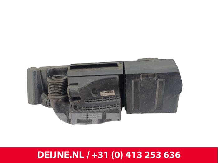 Gebrauchte Luftfiltergehäuse Volvo V50 (MW) 2.4 20V Preis € 30,00 Margenregelung angeboten von van Deijne Onderdelen Uden B.V.