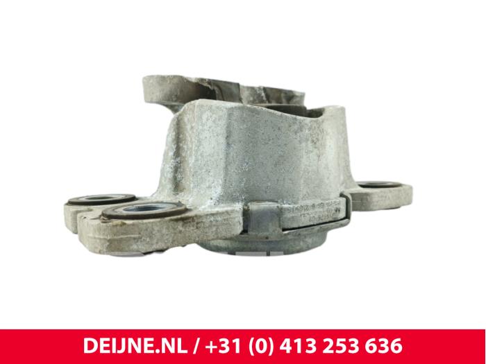 Usagé Support moteur Volvo XC60 I (DZ) 2.4 D5 20V 220 AWD Prix € 35,00 Règlement à la marge proposé par van Deijne Onderdelen Uden B.V.