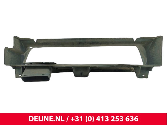 Begagnade Lufttratt Volvo V50 (MW) 2.4 20V Pris € 30,00 Marginaltabell erbjuds av van Deijne Onderdelen Uden B.V.
