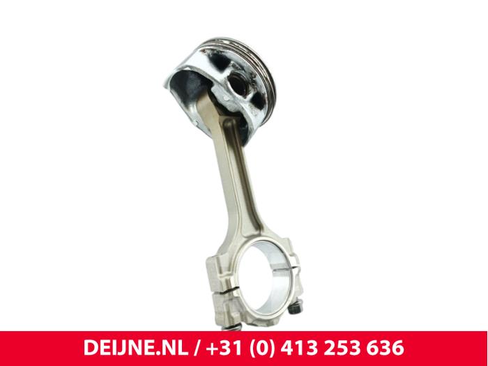 Usagé Piston MG ZS 1.0 T-GDI 12V Prix € 121,00 Prix TTC proposé par van Deijne Onderdelen Uden B.V.