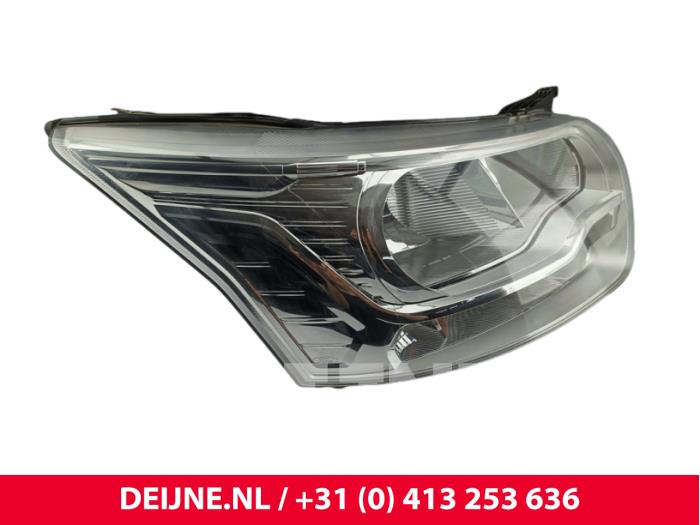 Używane Reflektor prawy Ford Transit 2.2 TDCi 16V RWD Cena € 242,00 Z VAT oferowane przez van Deijne Onderdelen Uden B.V.