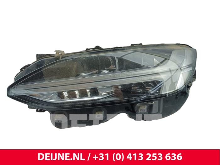 Używane Reflektor lewy Volvo V90 II (PW) 2.0 T6 16V AWD Cena € 750,00 Procedura marży oferowane przez van Deijne Onderdelen Uden B.V.