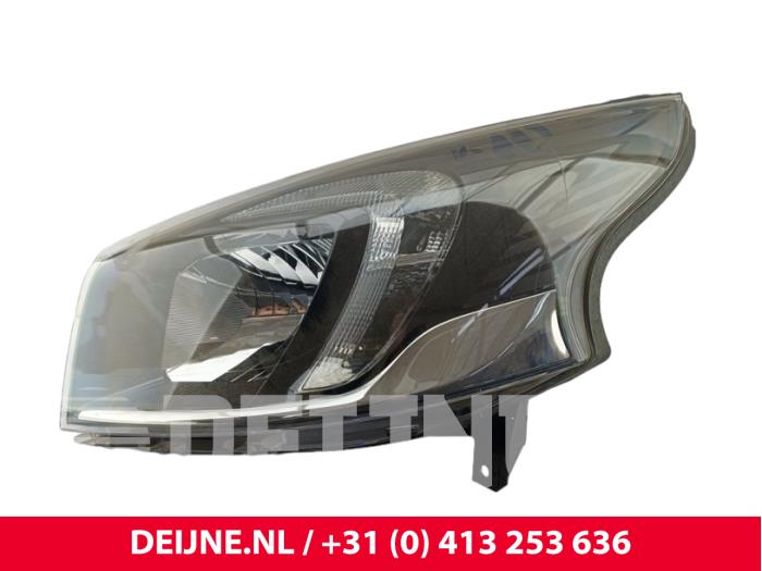 Używane Reflektor lewy Opel Vivaro 1.6 CDTI 95 Euro 6 Cena € 242,00 Z VAT oferowane przez van Deijne Onderdelen Uden B.V.
