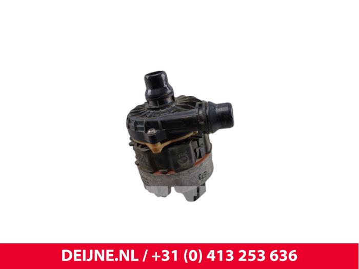 Begagnade Vattenpump Mercedes eVito (447.6) 90 kWh Pris € 121,00 Inklusive moms erbjuds av van Deijne Onderdelen Uden B.V.