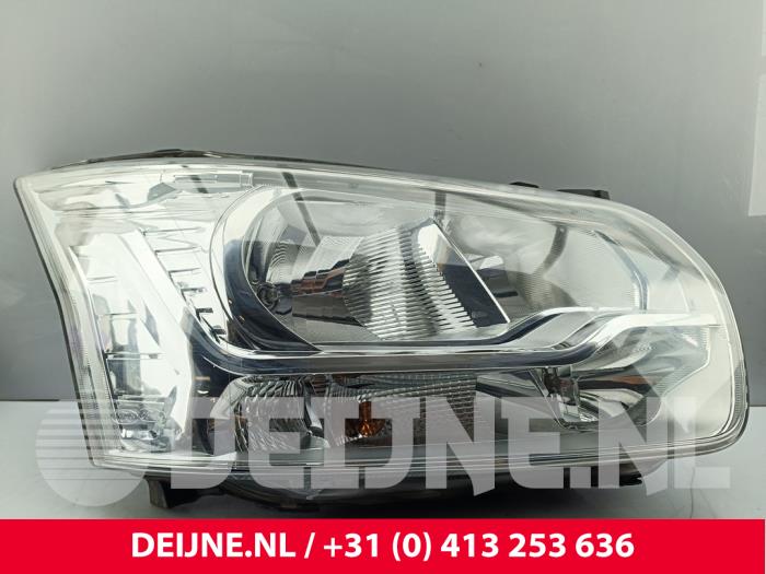 Używane Reflektor prawy Ford Transit 2.0 TDCi 16V Eco Blue 130 Cena € 151,25 Z VAT oferowane przez van Deijne Onderdelen Uden B.V.