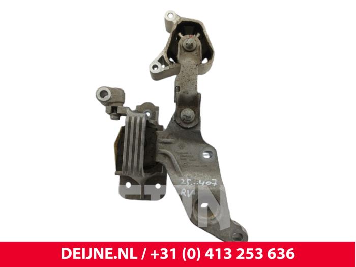 Used Engine mount Mercedes eVito (447.6) 90 kWh Price € 30,25 Inclusive VAT offered by van Deijne Onderdelen Uden B.V.