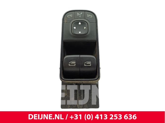 Usados Interruptor de ventanilla eléctrica Mercedes Sprinter 3t (910.6) 215 CDI 2.0 D FWD Precio € 181,50 IVA incluido ofrecido por van Deijne Onderdelen Uden B.V.