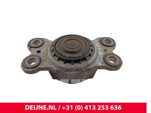 Engine mount from a Volvo V60 I (FW/GW) 1.6 DRIVe 2014