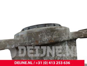 Engine mount from a Volvo V60 I (FW/GW) 1.6 DRIVe 2014